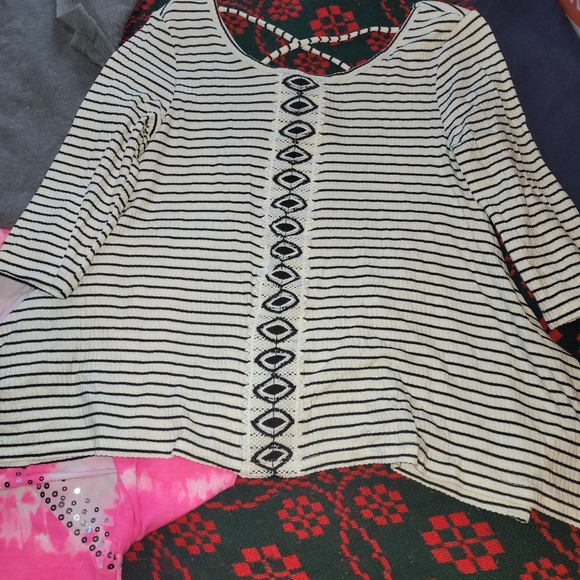 Girls 7-8 bundle deal tops - Picture 2 of 7